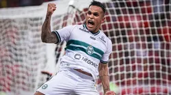 Foto: Maxi Franzoi/AGIF - Robson: atacante desabafou após vitória do Coxa