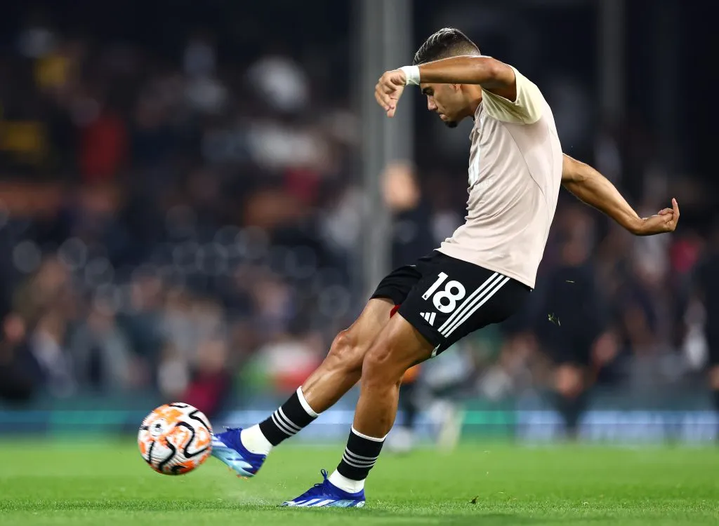 Andreas Pereira do Fulham enfrentando o Chelsea  pela Premier League. Foto: Bryn Lennon/Getty Images
