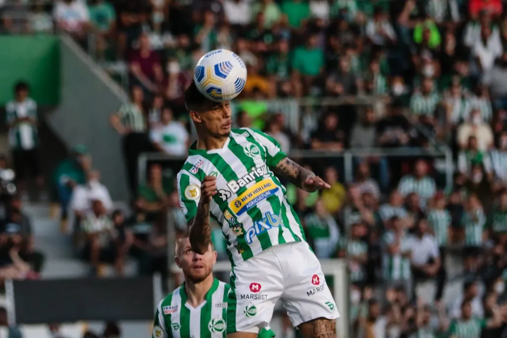 Foto: Luiz Erbes/AGIF – Vitor Mendes também foi emprestado ao Juventude