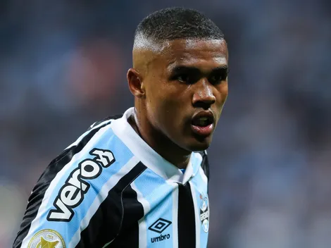 Atacante do Flamengo é pedido junto com Douglas Costa