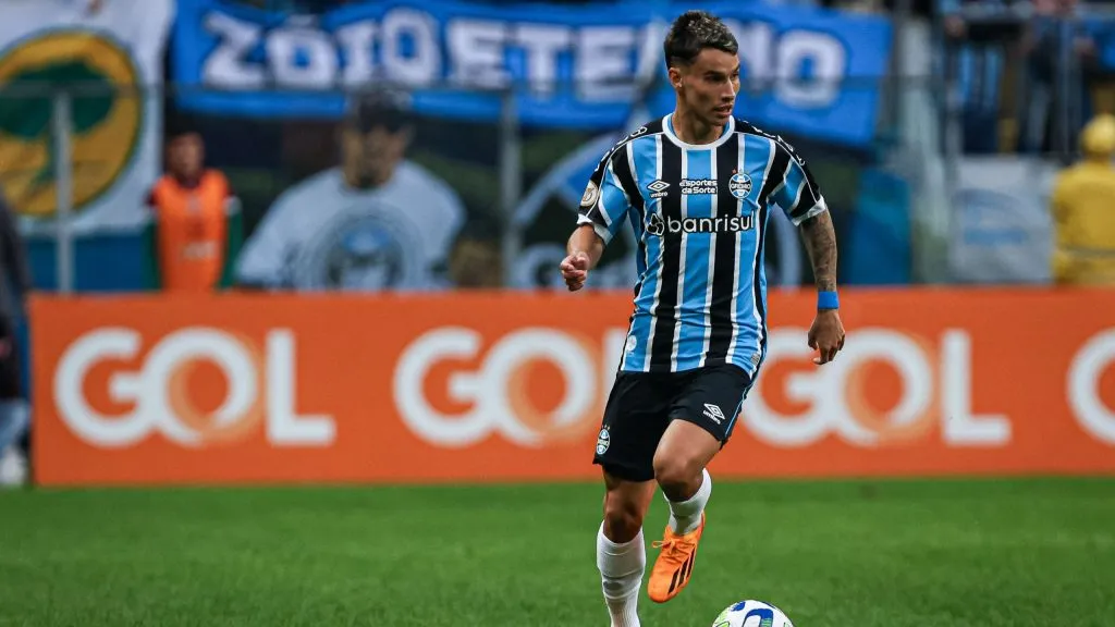 Ferreira com a camisa do Grêmio. Foto: Maxi Franzoi/AGIF