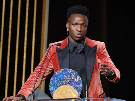 Torcida do Flamengo reage à 'look' de Vini Jr. para premiação