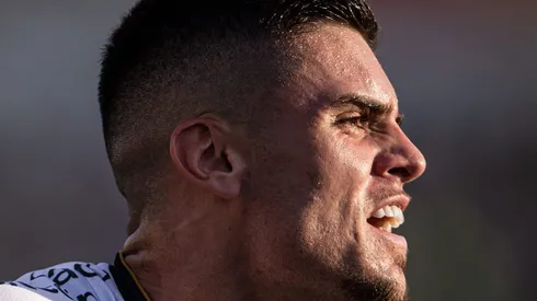 Gabriel Pec jogador do Vasco irritado durante partida contra o Goias pelo Campeonato Brasileiro. Foto: Isabela Azine/AGIF