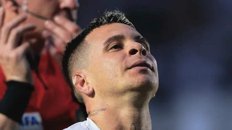 Soltedo jogador do Santos comemora seu gol durante partida contra o Vasco no estadio Vila Belmiro pelo campeonato Brasileiro A 2023. Foto: Ettore Chiereguini/AGIF