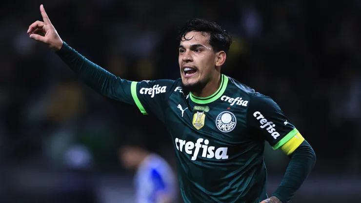 Foto: Ettore Chiereguini/AGIF - Além do zagueiro, Marcos Rocha se aproxima da marca