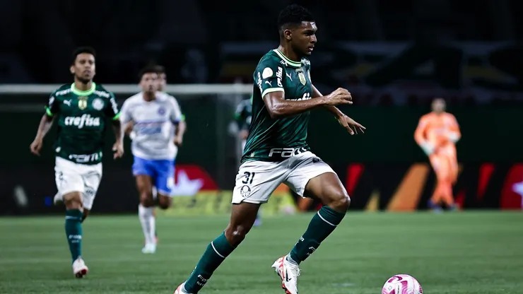 Luis Guilherme projeta o jogo do Palmeiras contra o Botafogo. Foto: Fabio Giannelli/AGIF