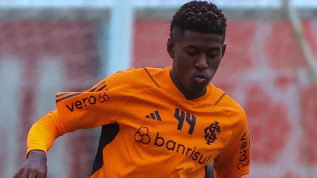 Vitão pode ter um companheiro do México na zaga do Internacional. Foto: Ricardo Duarte- Divulgação- Internacional