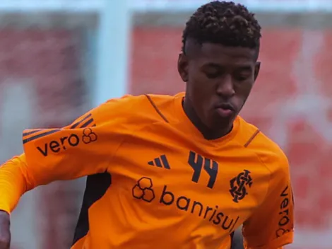 Internacional pode trazer zagueiro mexicano para jogar ao lado de Vitão