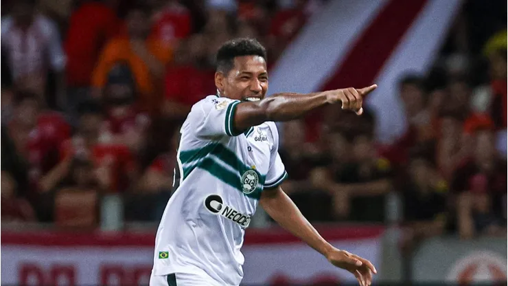 Maurício Garcez em ação diante do Inter