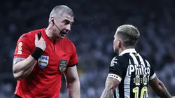 Foto: Fabio Giannelli/AGIF - Daronco deu pênalti em Soteldo.