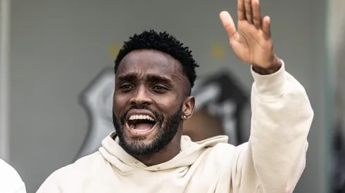 Mendoza tem contrato no Santos até o fim de 2025 e salários altos para a realidade na Vila. Foto: Abner Dourado/AGIF