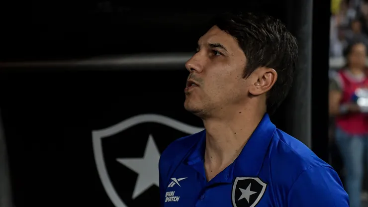 Lucio Flávio fala sobre o momento do Botafogo, mas se mostra confiante. Foto: Thiago Ribeiro/AGIF