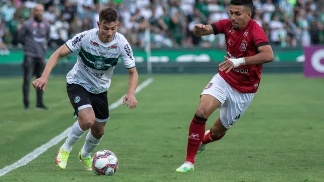 Foto: Robson Mafra/AGIF – Natanael: jovem LD está suspenso no Brasileirão
