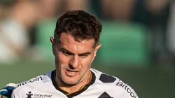 Vegetti jogador do Vasco comemora seu gol durante partida contra o Goias no estadio Serrinha pelo campeonato Brasileiro A 2023. Foto: Isabela Azine/AGIF