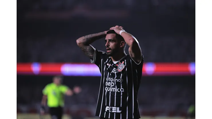 Tudo culpa do Mano Menezes: Situação de Renato Augusto ganha REVIRAVOLTA no Corinthians que ninguém esperava - Foto: Ettore Chiereguini/AGIF