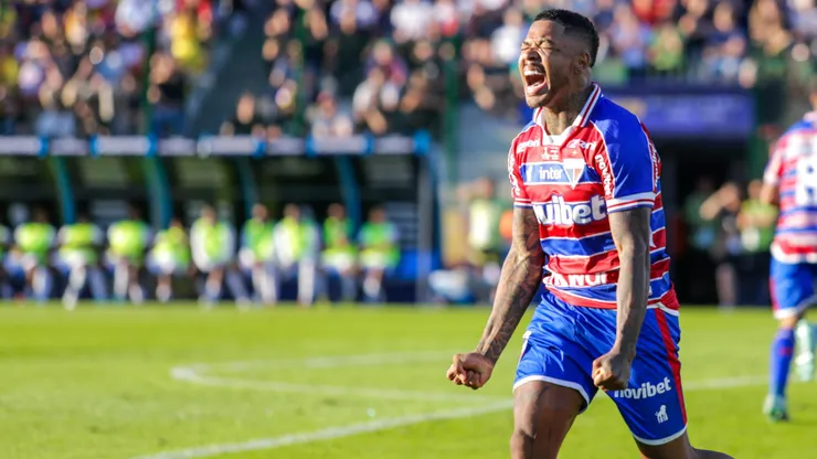 Marinho jogador do Fortaleza comemora gol durante partida contra o LDU no estadio Domingo Burgueno pelo campeonato Copa Sul-Americana 2023. Foto: Lucas Emanuel/AGIF