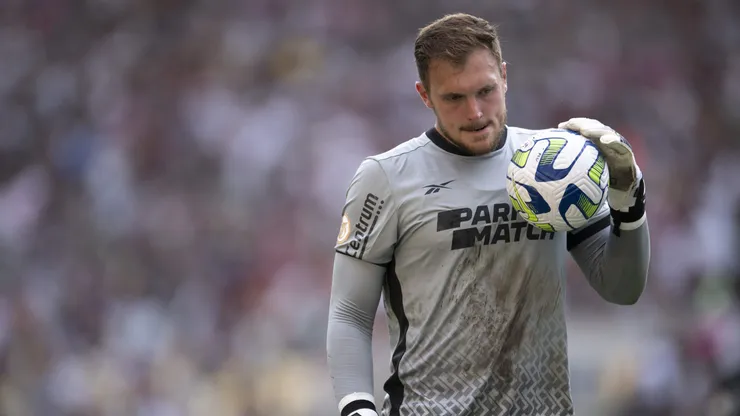 Lucas Perri goleiro do Botafogo durante partida contra o Fluminense no estadio Maracana pelo campeonato Brasileiro A 2023. Foto: Jorge Rodrigues/AGIF