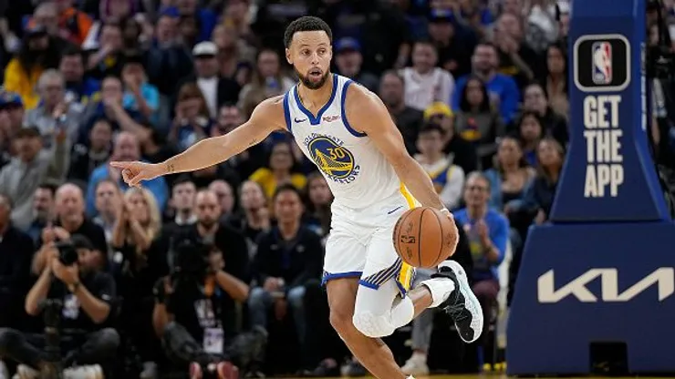 Curry é dúvida contra o Rockets neste domingo (29)