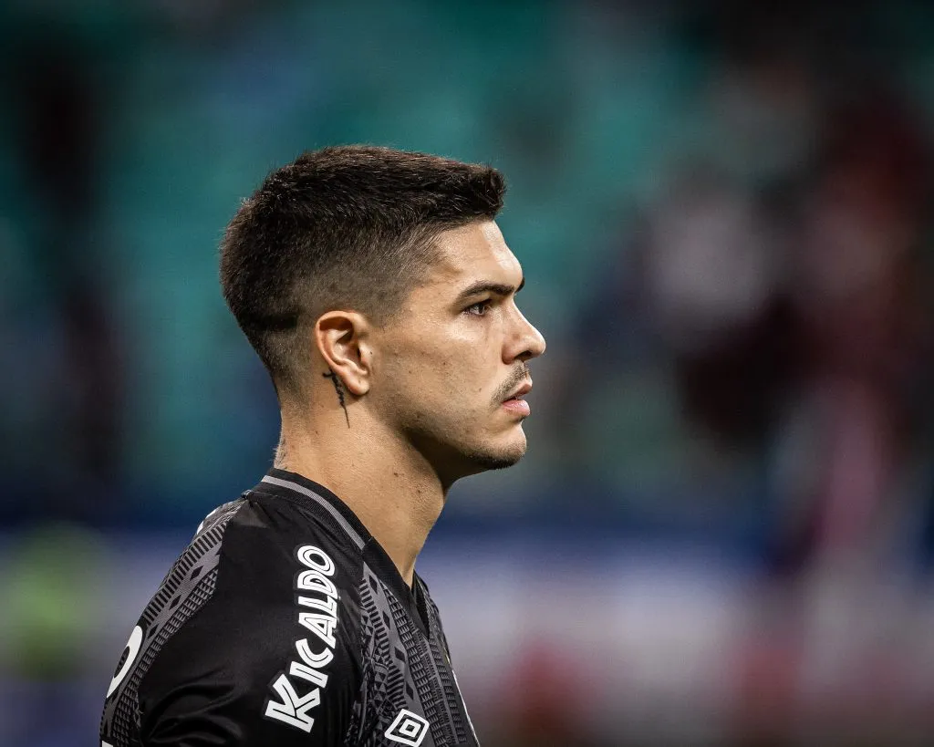 Foto: Raul Baretta/ Santos FC – Rodrigo Fernández entra na vaga de Kevyson para dar recomposição ao meio de campo