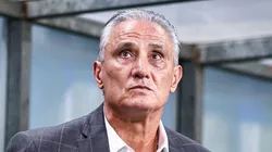 Foto: Maxi Franzoi/AGIF - Tite tecnico do Flamengo durante partida contra o Gremio no estadio Arena do Gremio pelo campeonato Brasileiro A 2023.