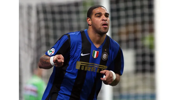 MILAN, ITALY - JANUARY 25: Adriano celebrates after scoring a goal during the Serie A match between Inter and Sampdoria at the Meazza Stadio on January 25, 2009 in Milan, Italy. (Photo by New Press/Getty Images)