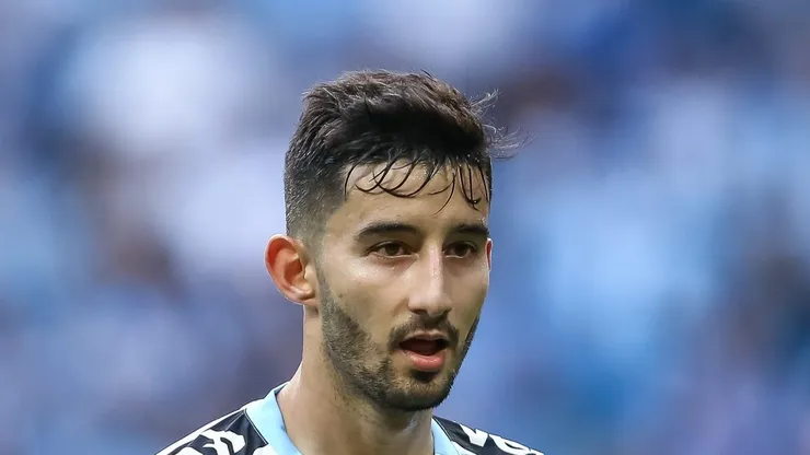 Villasanti jogador do Gremio durante partida contra o Bahia no estadio Arena do Gremio pelo campeonato Brasileiro B 2022. Foto: Pedro H. Tesch/AGIF