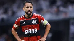 Foto: Marcello Zambrana/AGIF - Meia de 34 anos ainda não renovou com o Fla