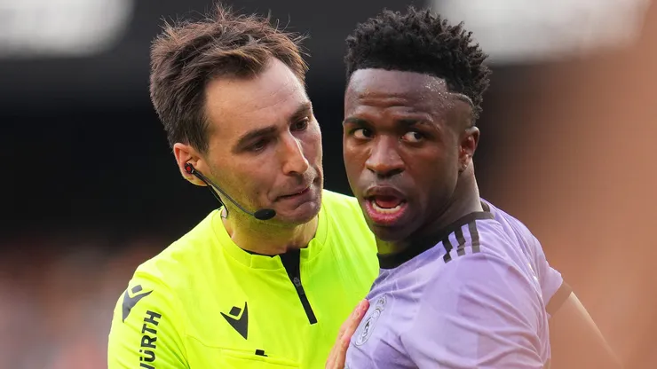 Vini Jr. em jogo pelo Real Madrid. Foto: Aitor Alcalde/Getty Images.