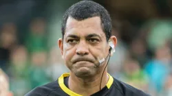 O arbitro Wagner do Nascimento Magalhaes antes da partida entre Coritiba e Internacional no estadio Couto Pereira pelo campeonato Brasileiro A 2022. Foto: Robson Mafra/AGIF