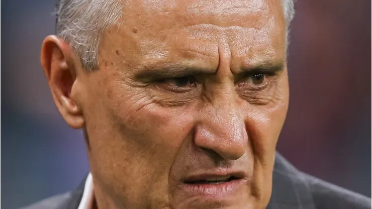 PORTO ALEGRE, BRAZIL - OCTOBER 25: Tite - Foto: Pedro H. Tesch/Getty Images)