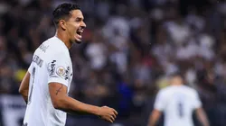 Foto: Marcello Zambrana/AGIF - Veríssimo: zagueiro está 'ajudando' medalhão no Clube