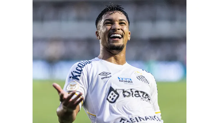 SP - SANTOS - 01/10/2023 - BRASILEIRO A 2023, SANTOS X VASCO - Marcos Leonardo jogador do Santos comemora seu gol durante partida contra o Vasco no estadio Vila Belmiro pelo campeonato Brasileiro A 2023. Foto: Abner Dourado/AGIF