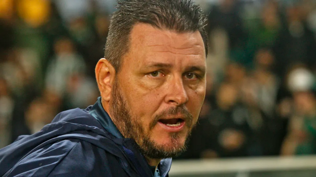 Thiago Kosloski comandará o Grêmio.
Foto: Gabriel Machado/AGIF