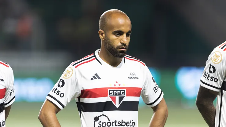 Foto: Abner Dourado/AGIF - Camisa 7 precisou ser substituído durante o clássico