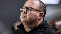 Marcelo Fernandes, técnico do Santos, comanda equipe em jogo do Brasileirão - Foto: Raul Baretta/Flickr Oficial Santos
