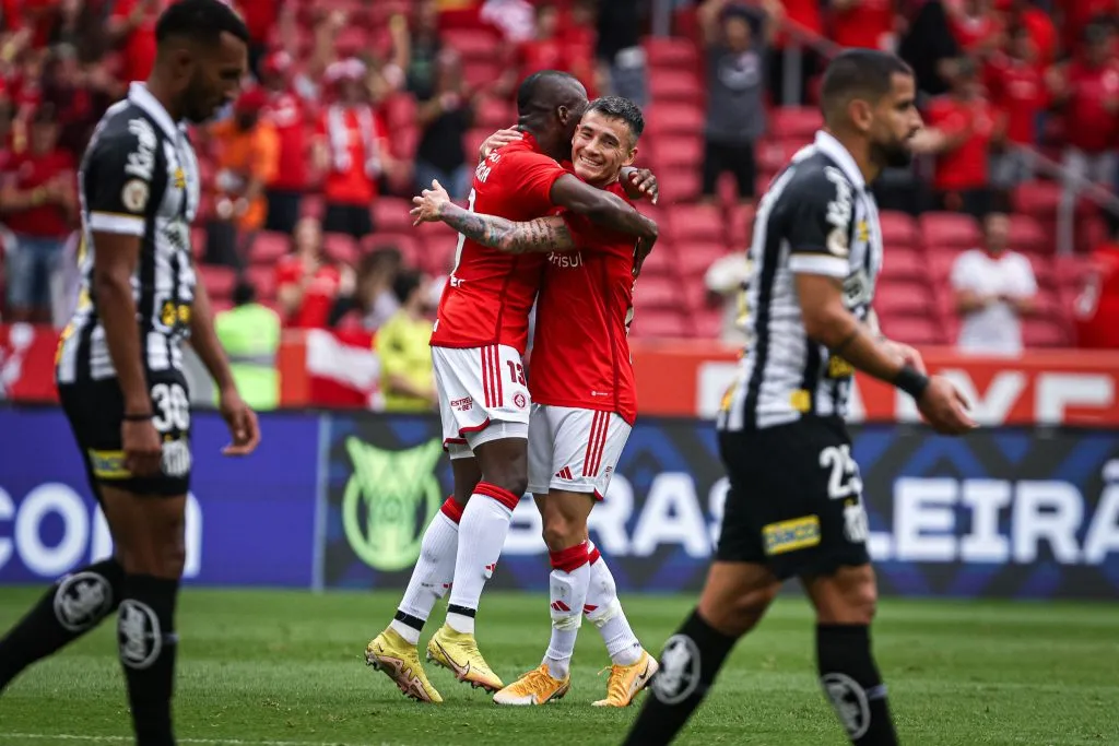 Foto: Maxi Franzoi/AGIF – Internacional aplicou a 2ª goleada por 7 a 1 sofrida pelo Santos.