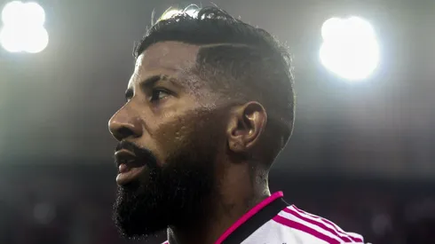 Rodinei jogador do Flamengo durante partida contra o Athletico-PR no estadio Arena da Baixada pelo campeonato Copa do Brasil 2022. Foto: Gabriel Machado/AGIF