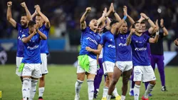 Cruzeiro coloca bandeira polêmica na sala de imprensa do Mineirão. Foto: Gilson Lobo/AGIF