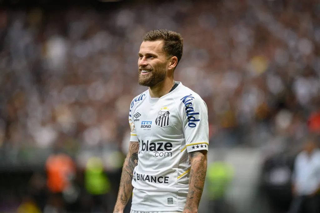 MG – BELO HORIZONTE – 27/08/2023 – BRASILEIRO A 2023, ATLETICO-MG X SANTOS – Lucas Lima jogador do Santos durante partida contra o Atletico-MG no estadio Arena MRV pelo campeonato Brasileiro A 2023. Foto: Alessandra Torres/AGIF