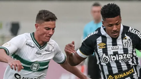 Natanael em ação contra o Santos. Foto: Robson Mafra/AGIF