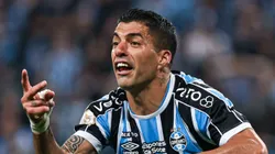 Foto: Maxi Franzoi/AGIF - Luis Suarez jogador do Gremio reclama com a arbitragem durante partida contra o Athletico-PR no estadio Arena do Gremio pelo campeonato Brasileiro A 2023.