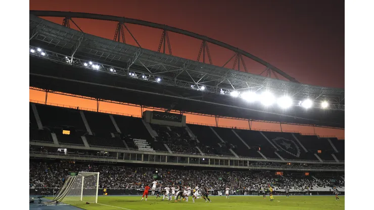 Estádio Nílton Santos foi palco de polêmica na última rodada do BR-23