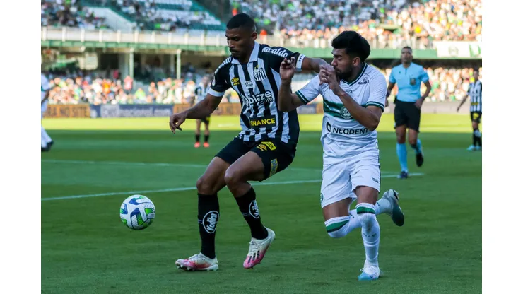 Marcelino Moreno durante jogo contra o Santos, pela Série A. Foto: Robson Mafra/AGIF