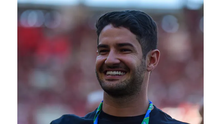 Alexandre Pato tem futuro debatido no Fluminense - Foto: Thiago Ribeiro/AGIF