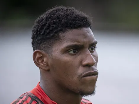 Hugo Souza ‘aparece’ na Champions e manda recado à ex-Flamengo