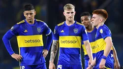 BUENOS AIRES, ARGENTINA - AUGUST 23: Valentín Barco of Boca Juniors (C) and teammates react at half time during the Copa CONMEBOL Libertadores 2023 Quarter-final first leg match between Boca Juniors and Racing Club at Estadio Alberto J. Armando on August 23, 2023 in Buenos Aires, Argentina. (Photo by Marcelo Endelli/Getty Images)