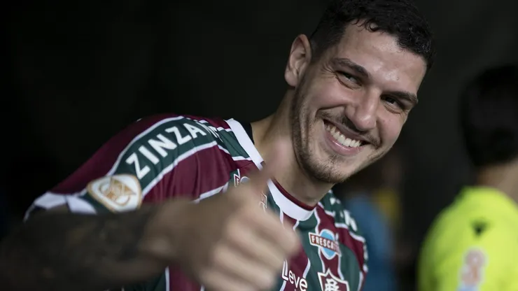 Foto: Jorge Rodrigues/AGIF - Nino jogador do Fluminense antes da partida contra o Cruzeiro no estadio Maracana pelo campeonato Brasileiro A 2023.