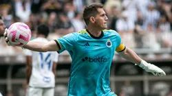 Foto: Fernando Moreno/AGIF - Goleiro foi um dos destaques da vitória da Raposa