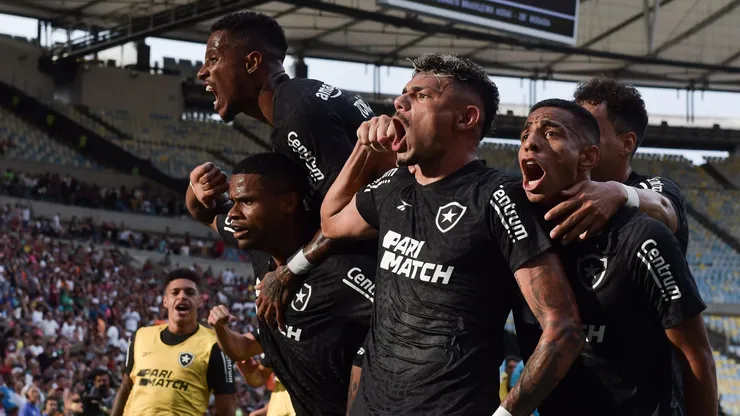 Denilson fala sobre a reclamação do Botafogo após jogo adiado. Foto: Thiago Ribeiro/AGIF