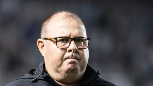 Marcelo Fernandes tecnico do Santos durante partida contra o Bragantino no estadio Vila Belmiro pelo campeonato Brasileiro A 2023. Foto: Abner Dourado/AGIF
